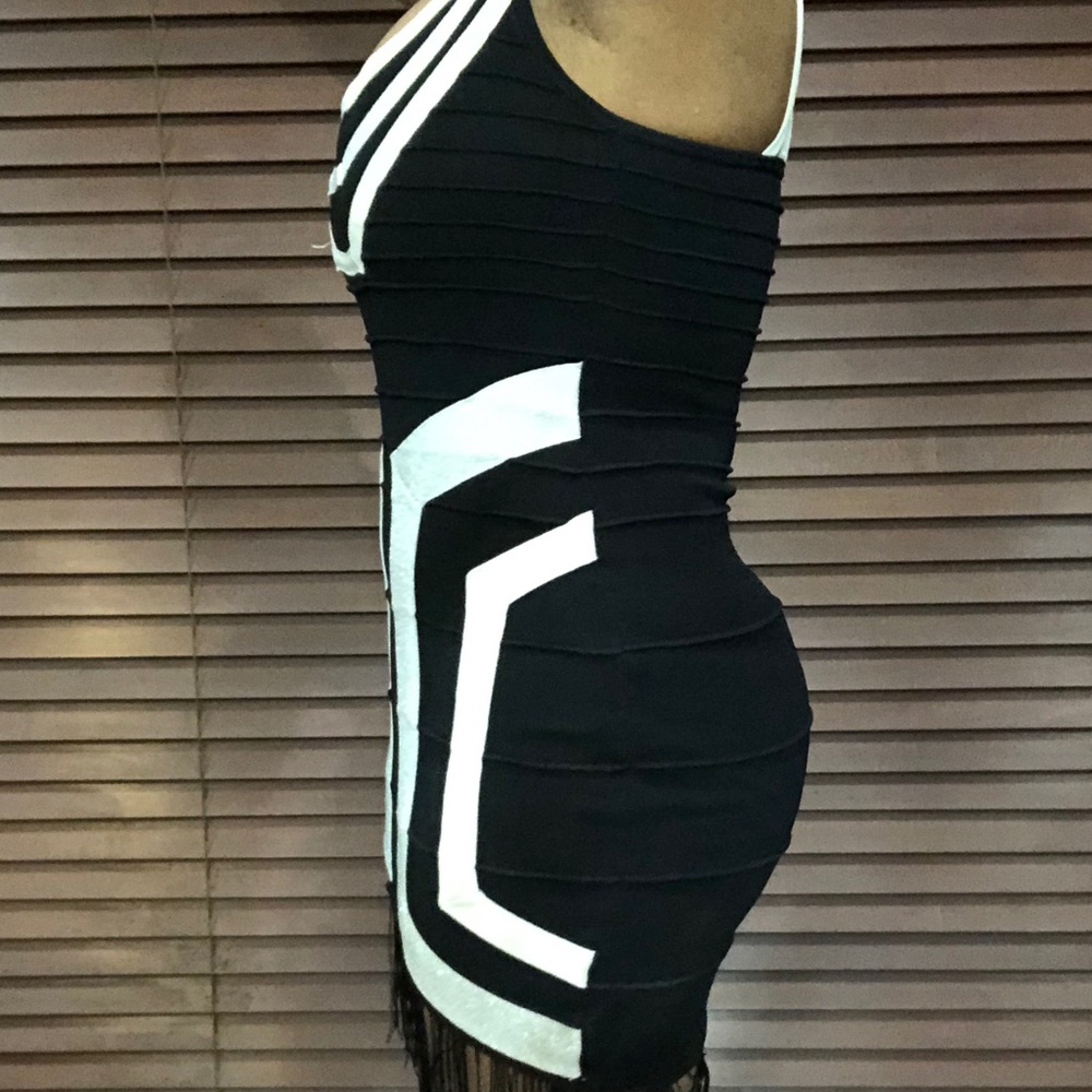 Dress - Picture 2 of 4